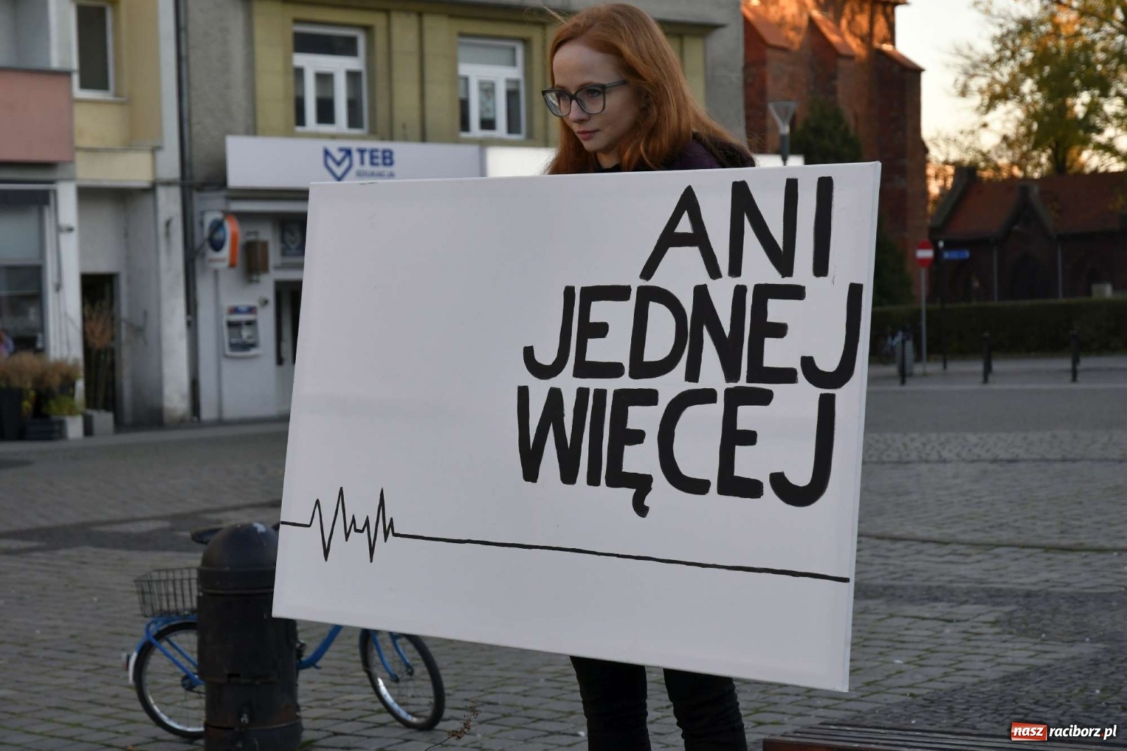 Zdjęcie w galerii na portalu naszraciborz.pl: Ani jednej więcej! Marsz dla Izy. Racibórz dołączył do protestu [LIVE, FOTO, WIDEO] wiadomości z regionu