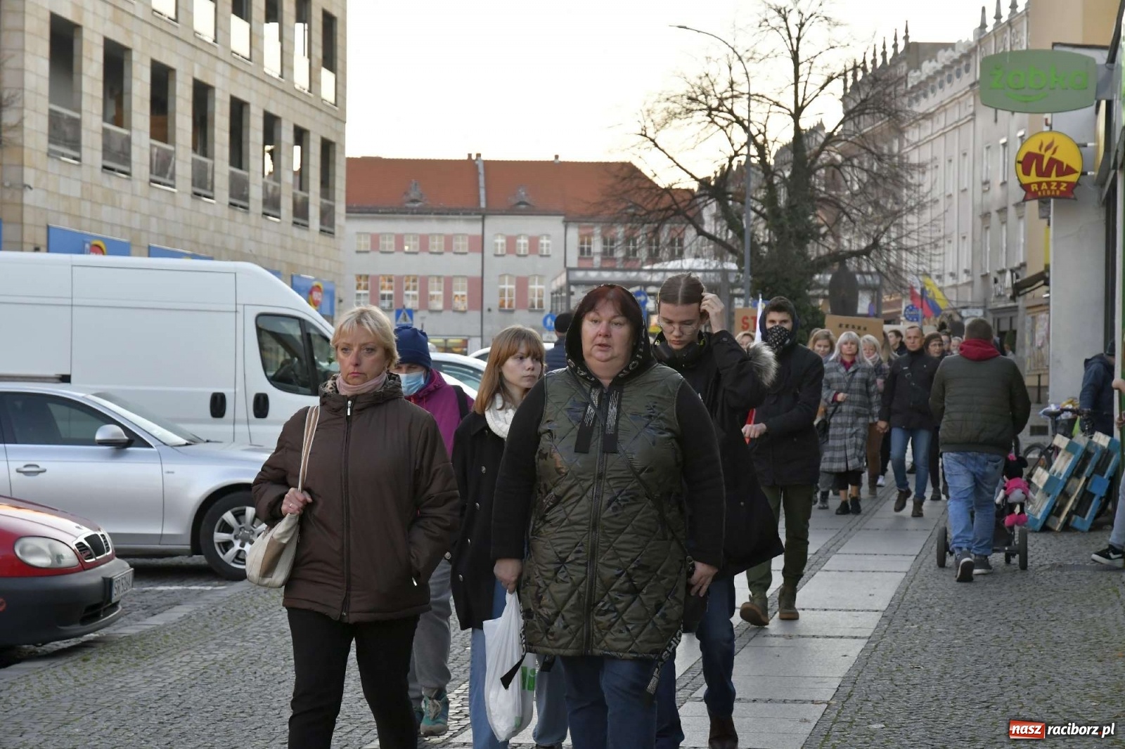 Zdjęcie w galerii na portalu naszraciborz.pl: Ani jednej więcej! Marsz dla Izy. Racibórz dołączył do protestu [LIVE, FOTO, WIDEO] wiadomości z regionu