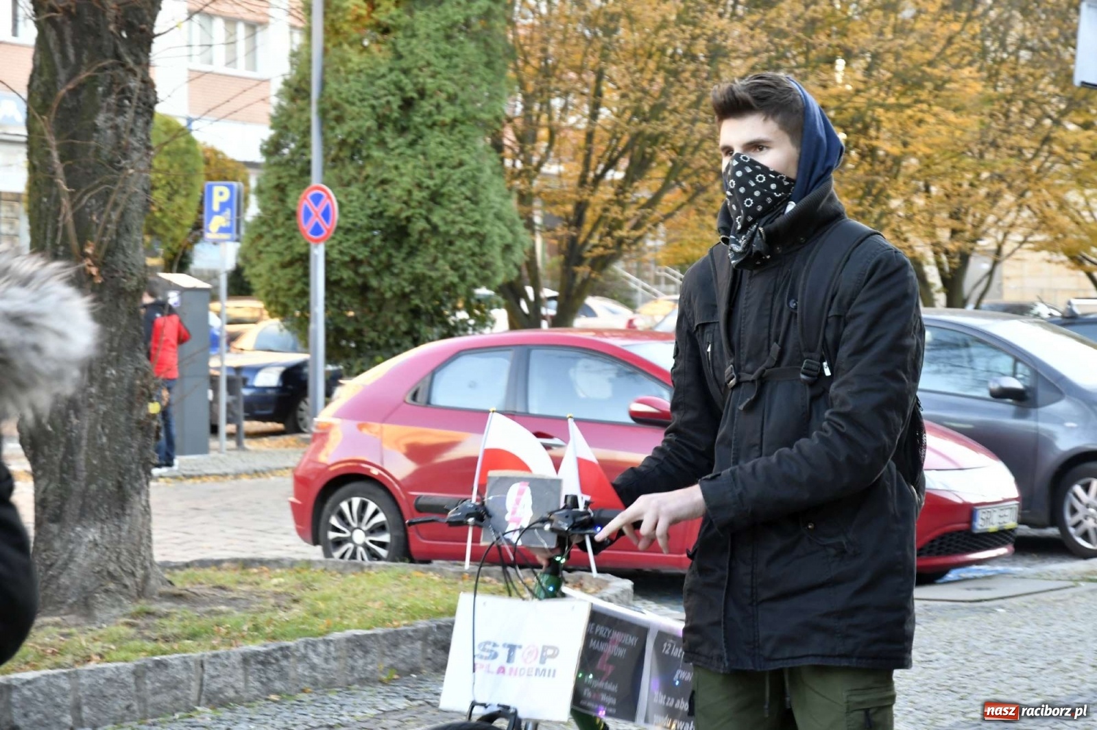 Zdjęcie w galerii na portalu naszraciborz.pl: Ani jednej więcej! Marsz dla Izy. Racibórz dołączył do protestu [LIVE, FOTO, WIDEO] wiadomości z regionu
