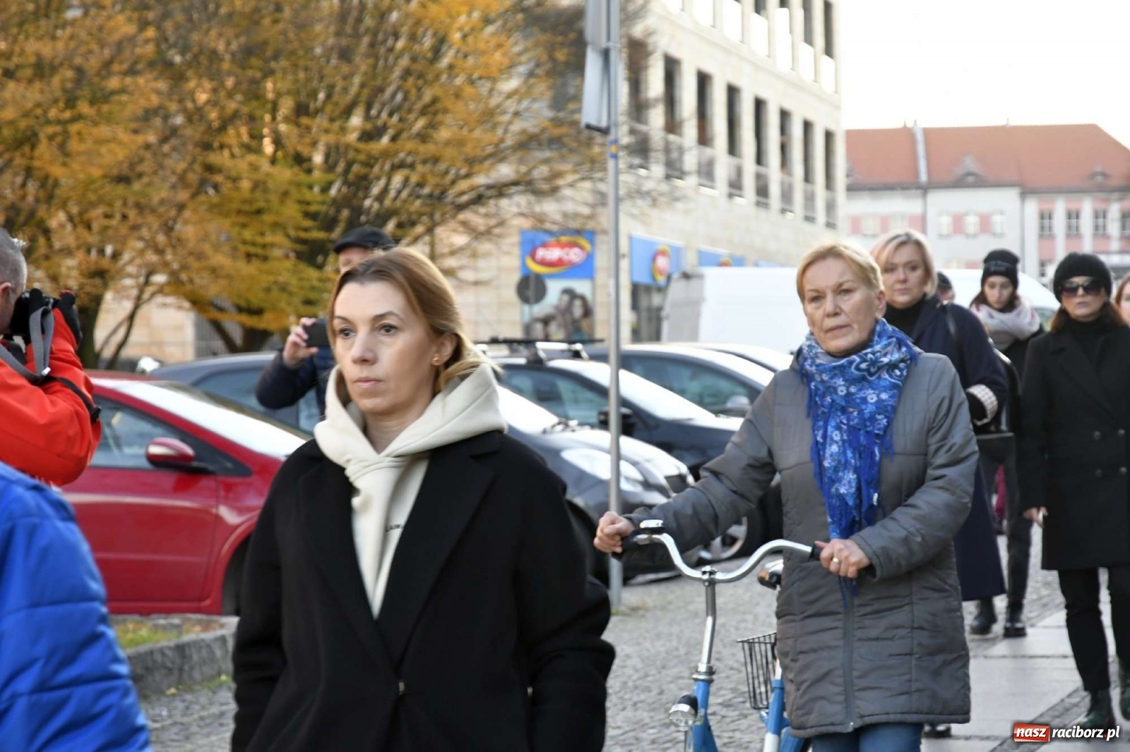 Zdjęcie w galerii na portalu naszraciborz.pl: Ani jednej więcej! Marsz dla Izy. Racibórz dołączył do protestu [LIVE, FOTO, WIDEO] wiadomości z regionu
