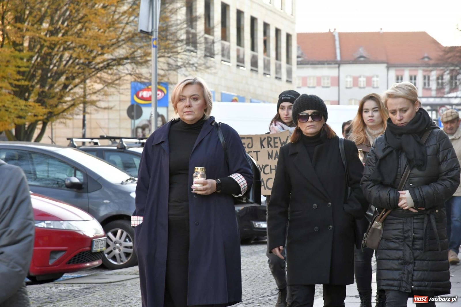 Zdjęcie w galerii na portalu naszraciborz.pl: Ani jednej więcej! Marsz dla Izy. Racibórz dołączył do protestu [LIVE, FOTO, WIDEO] wiadomości z regionu