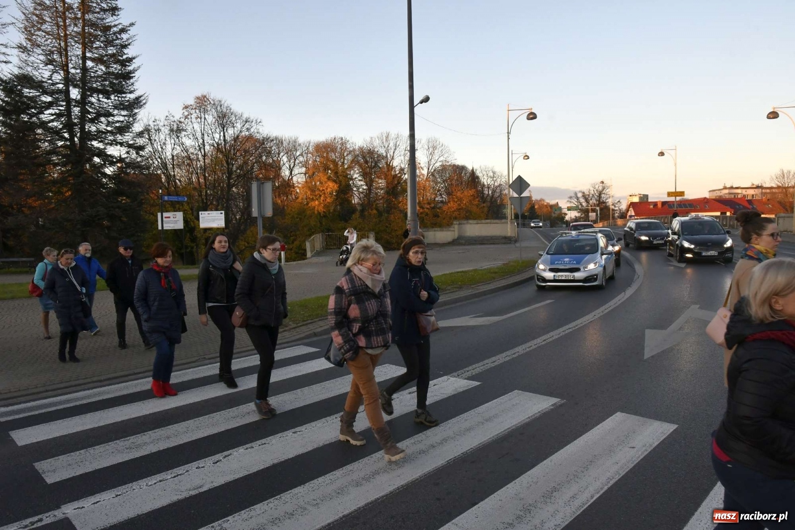 Zdjęcie w galerii na portalu naszraciborz.pl: Ani jednej więcej! Marsz dla Izy. Racibórz dołączył do protestu [LIVE, FOTO, WIDEO] wiadomości z regionu