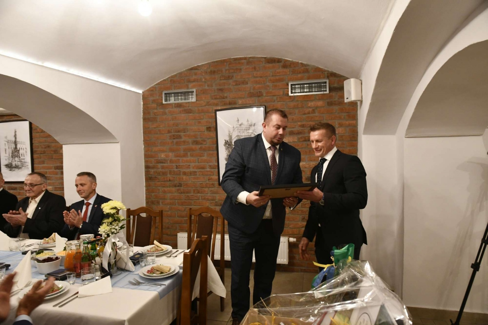 Zdjęcie w galerii na portalu naszraciborz.pl: Trzy pokolenia zapaśników, trenerów i działaczy świętowały 75-lecie Unii Racibórz wiadomości z regionu