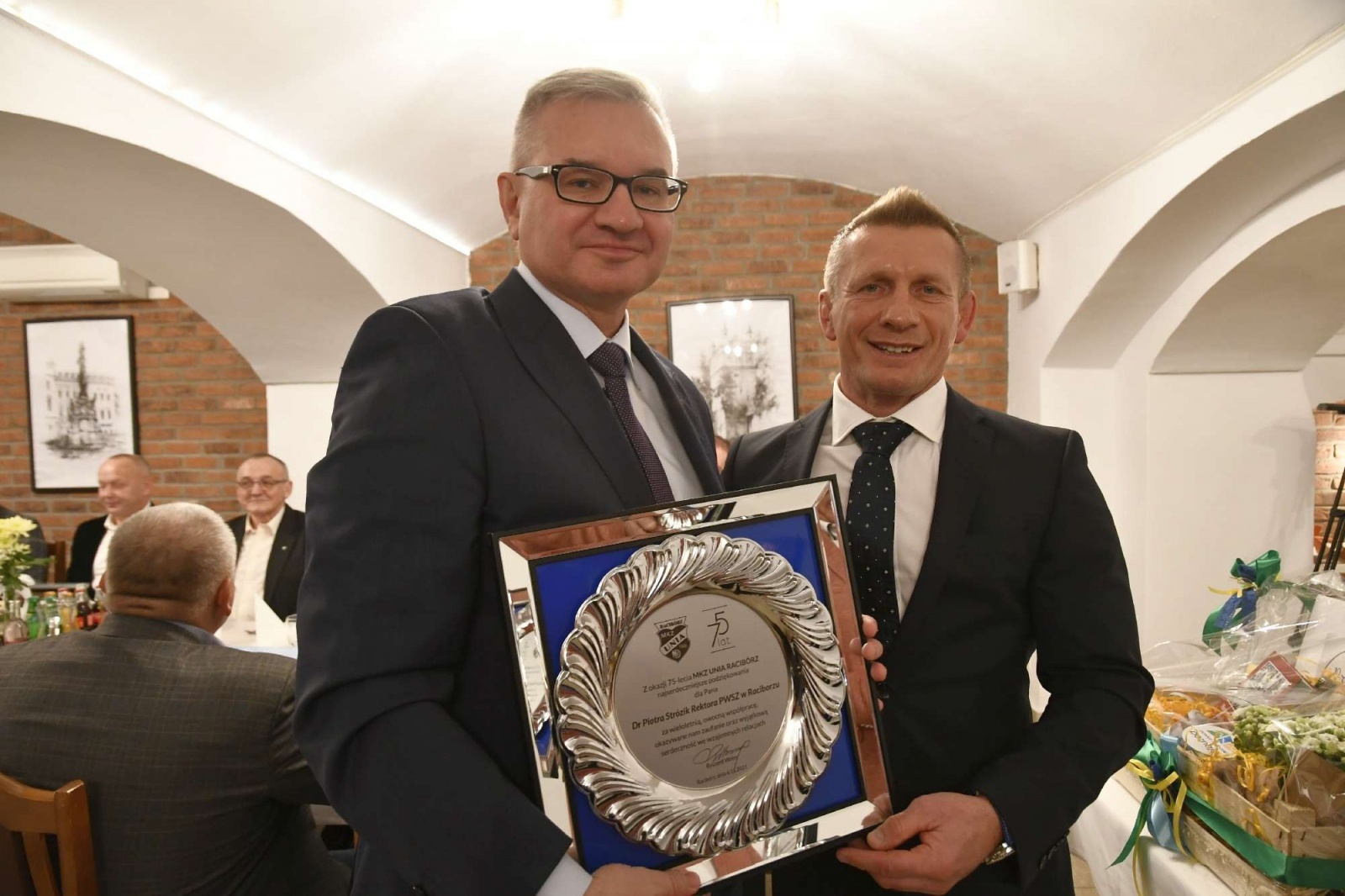 Zdjęcie w galerii na portalu naszraciborz.pl: Trzy pokolenia zapaśników, trenerów i działaczy świętowały 75-lecie Unii Racibórz wiadomości z regionu