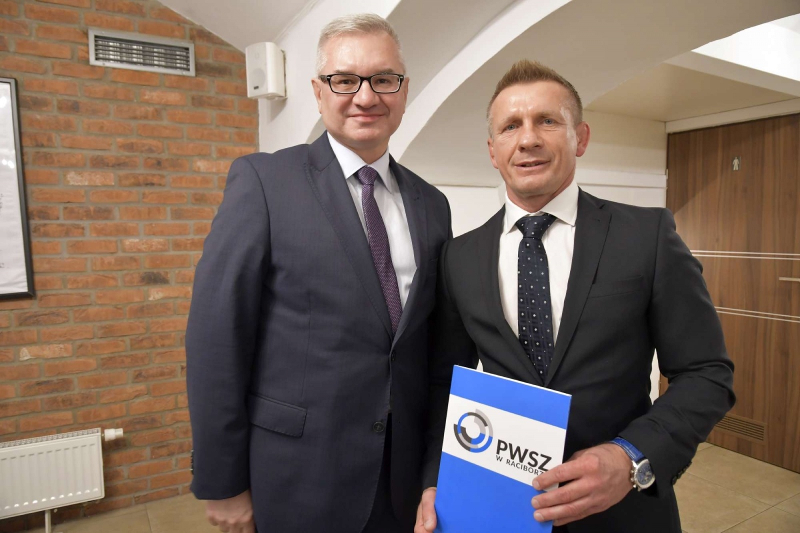 Zdjęcie w galerii na portalu naszraciborz.pl: Trzy pokolenia zapaśników, trenerów i działaczy świętowały 75-lecie Unii Racibórz wiadomości z regionu