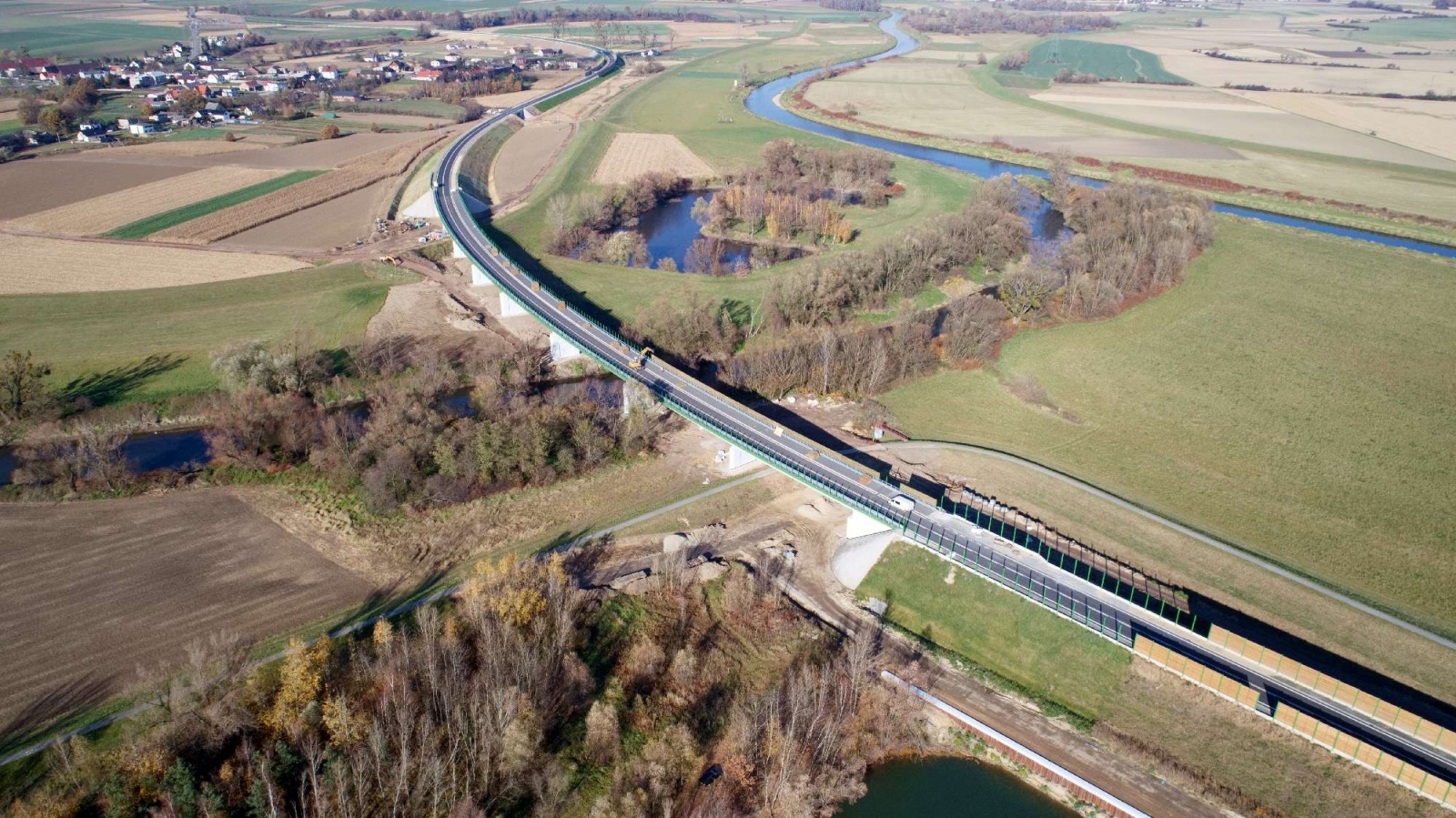Zdjęcie w galerii na portalu naszraciborz.pl: Raport z budowy wschodniej obwodnicy Raciborza [WIDEO 06.11.2021] wiadomości z regionu