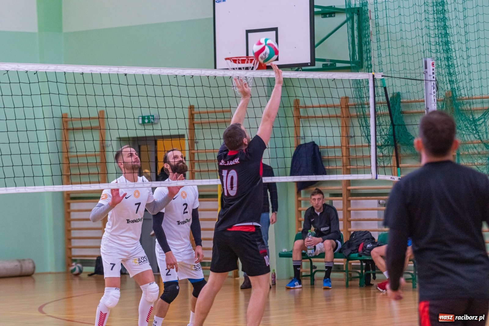 Zdjęcie w galerii na portalu naszraciborz.pl: RLPS. Faworyci z wygranymi [FOTO i WIDEO] wiadomości z regionu