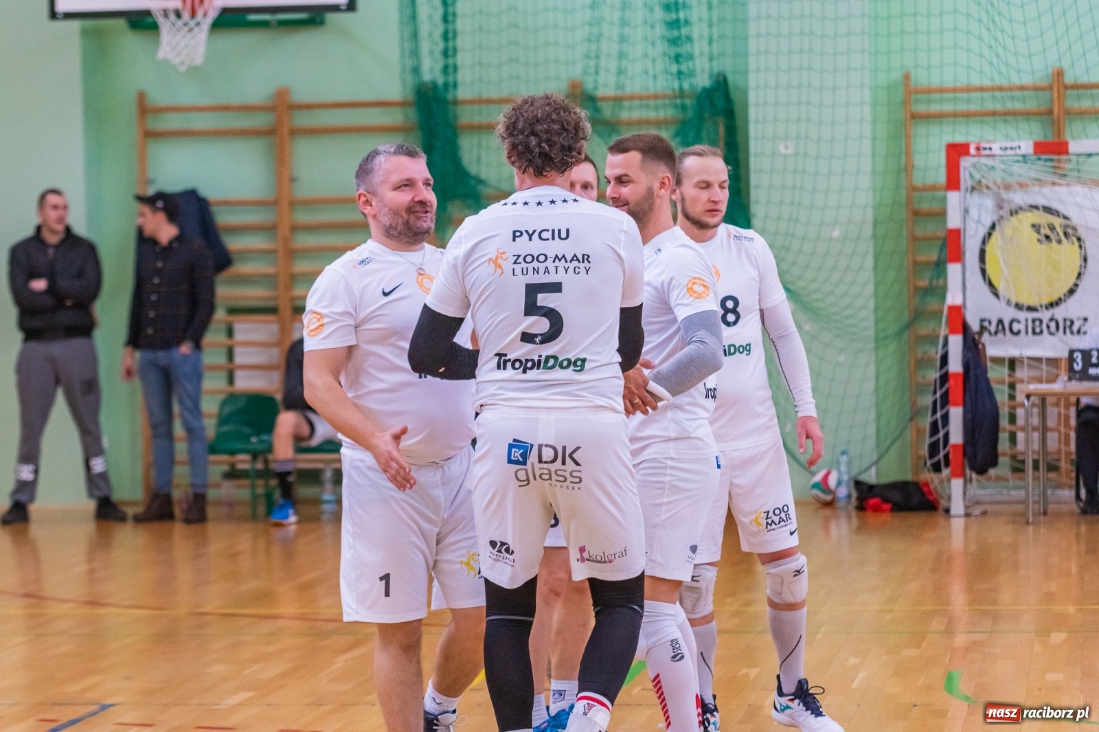 Zdjęcie w galerii na portalu naszraciborz.pl: RLPS. Faworyci z wygranymi [FOTO i WIDEO] wiadomości z regionu