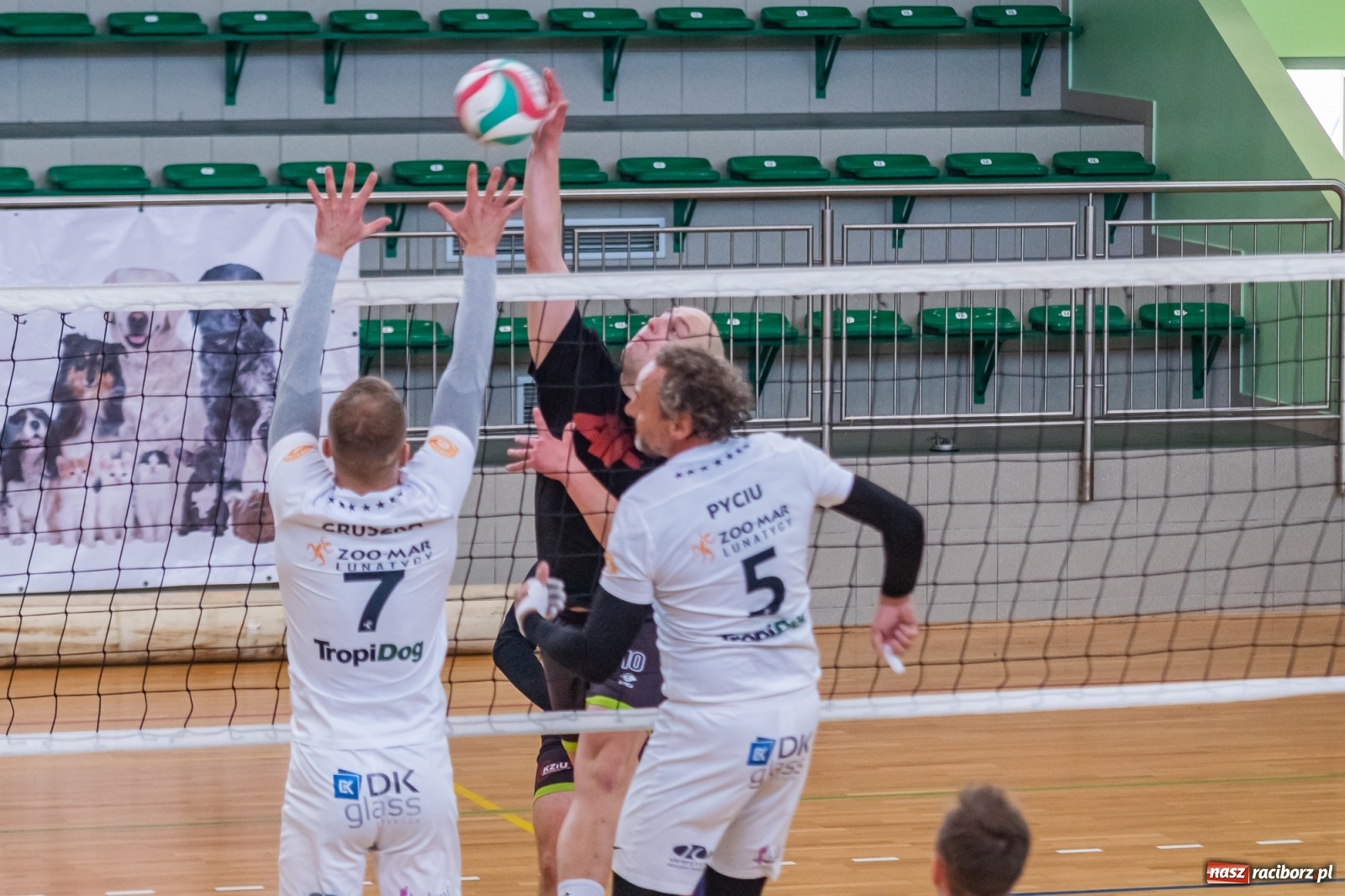 Zdjęcie w galerii na portalu naszraciborz.pl: RLPS. Faworyci z wygranymi [FOTO i WIDEO] wiadomości z regionu