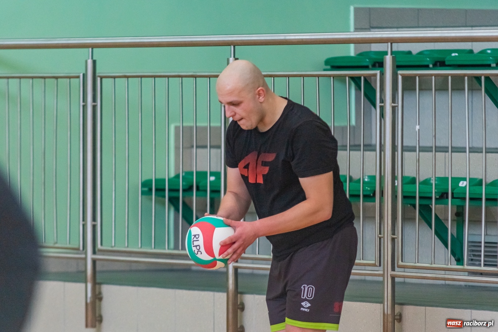 Zdjęcie w galerii na portalu naszraciborz.pl: RLPS. Faworyci z wygranymi [FOTO i WIDEO] wiadomości z regionu