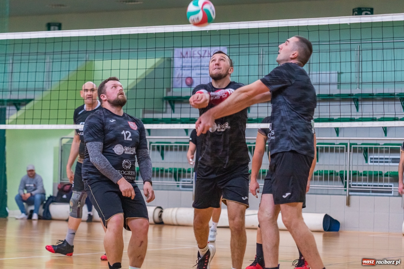 Zdjęcie w galerii na portalu naszraciborz.pl: RLPS. Faworyci z wygranymi [FOTO i WIDEO] wiadomości z regionu