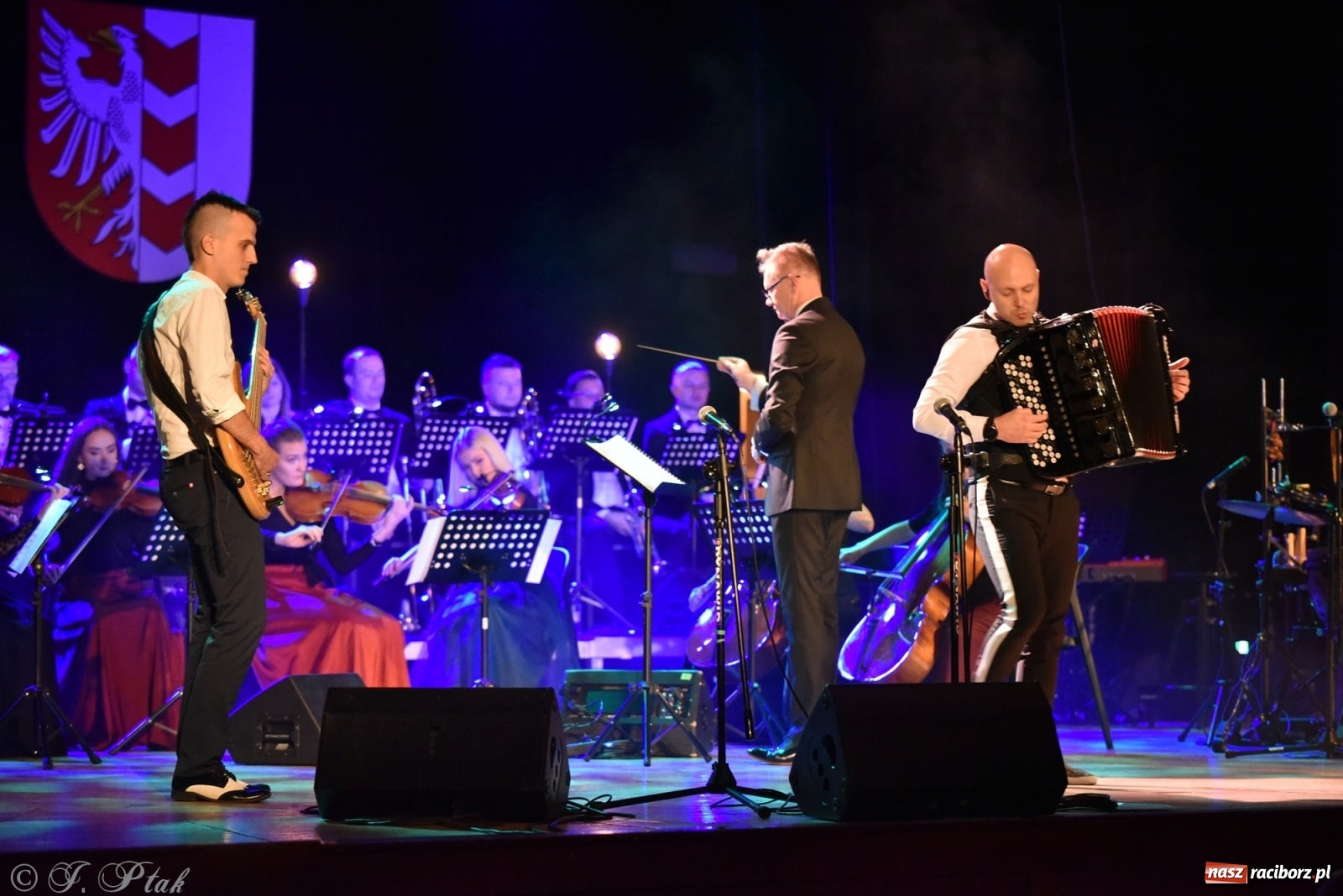 Zdjęcie w galerii na portalu naszraciborz.pl: Marcin Wyrostek TRIO & Raciborska Orkiestra Plania wiadomości z regionu