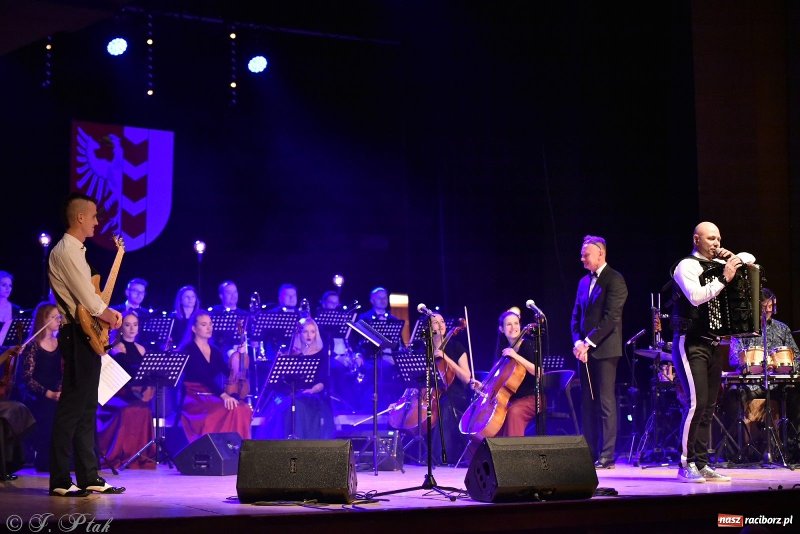 Zdjęcie w galerii na portalu naszraciborz.pl: Marcin Wyrostek TRIO & Raciborska Orkiestra Plania wiadomości z regionu