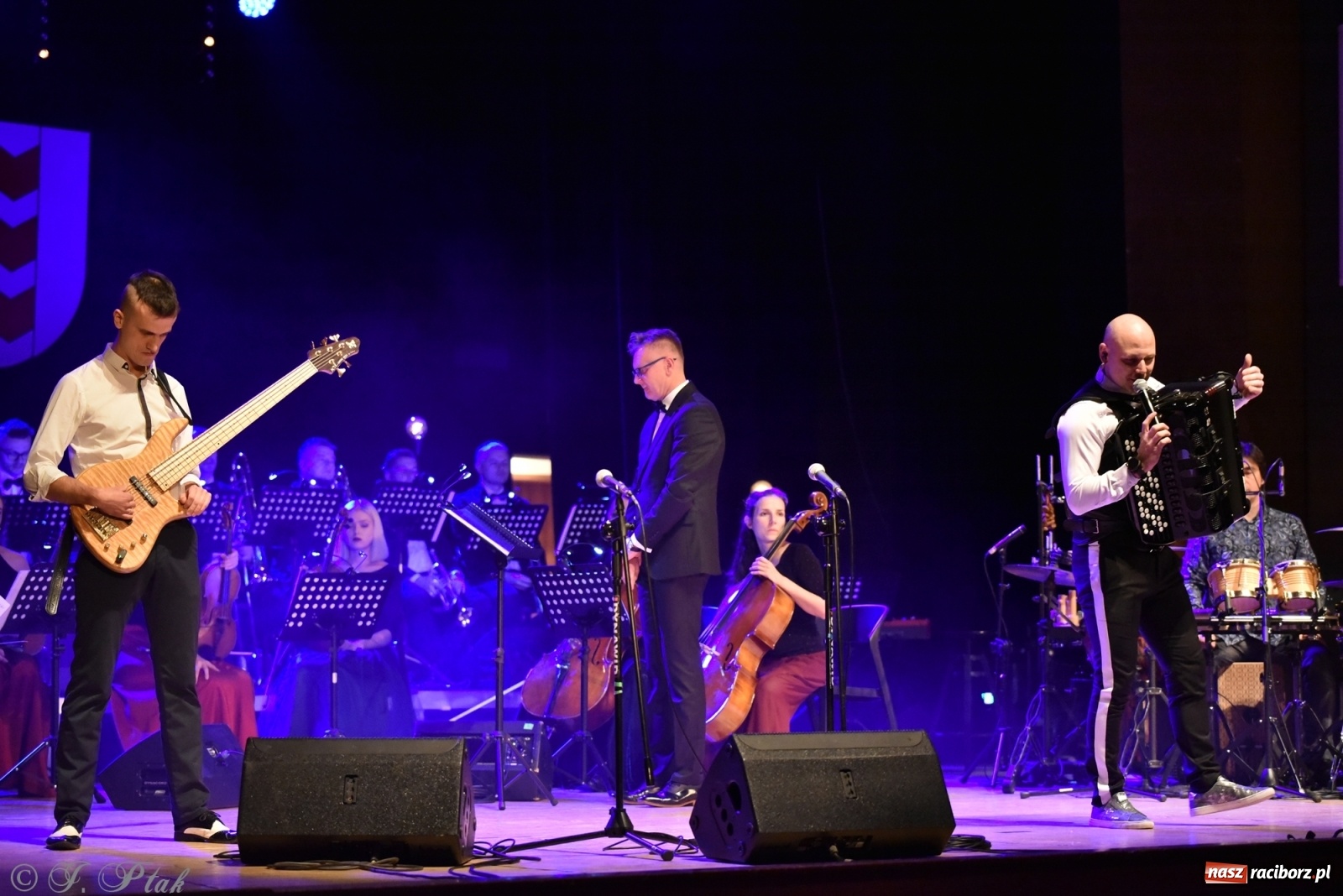 Zdjęcie w galerii na portalu naszraciborz.pl: Marcin Wyrostek TRIO & Raciborska Orkiestra Plania wiadomości z regionu