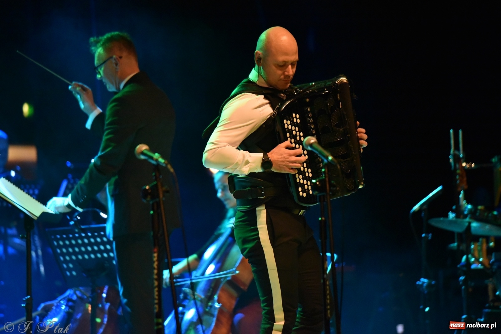 Zdjęcie w galerii na portalu naszraciborz.pl: Marcin Wyrostek TRIO & Raciborska Orkiestra Plania wiadomości z regionu