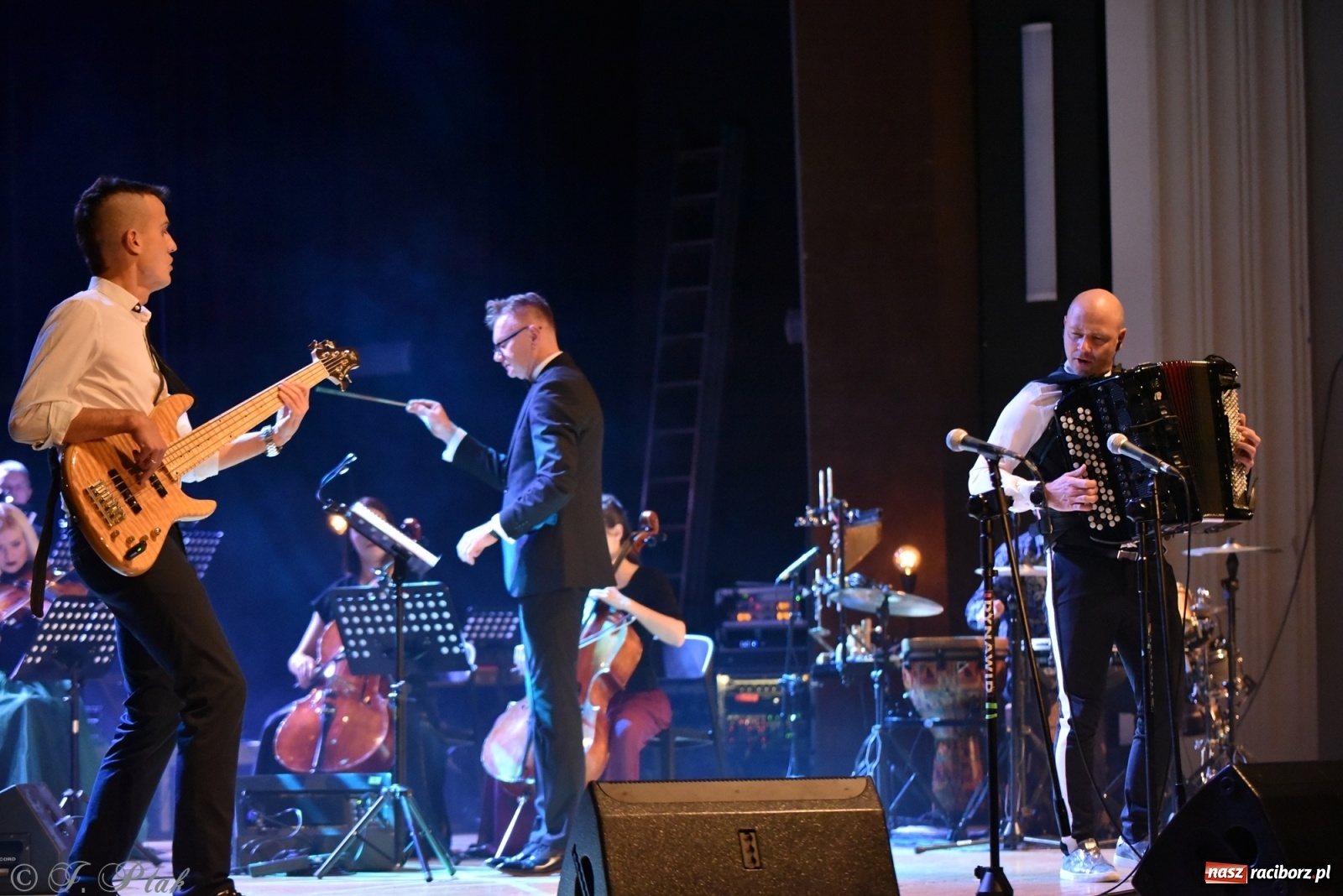 Zdjęcie w galerii na portalu naszraciborz.pl: Marcin Wyrostek TRIO & Raciborska Orkiestra Plania wiadomości z regionu