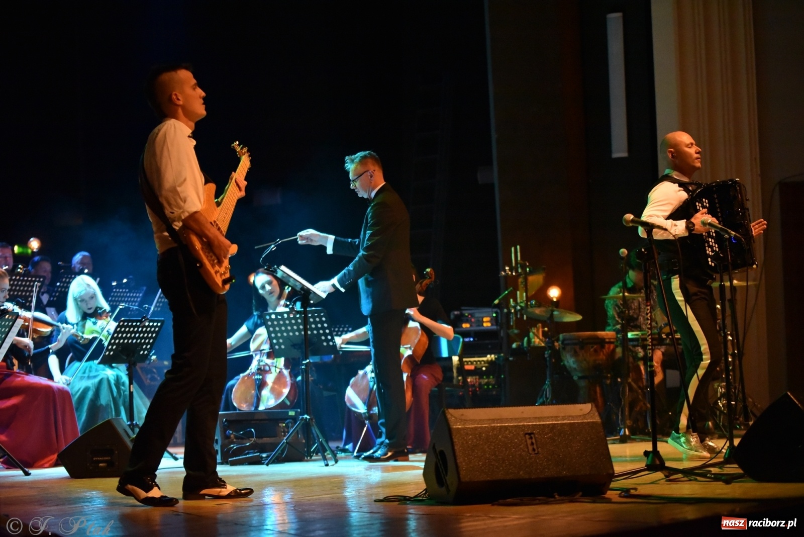 Zdjęcie w galerii na portalu naszraciborz.pl: Marcin Wyrostek TRIO & Raciborska Orkiestra Plania wiadomości z regionu