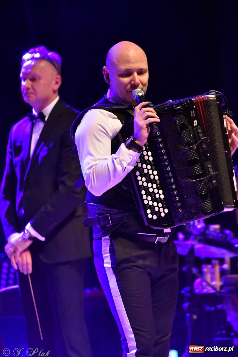 Zdjęcie w galerii na portalu naszraciborz.pl: Marcin Wyrostek TRIO & Raciborska Orkiestra Plania wiadomości z regionu