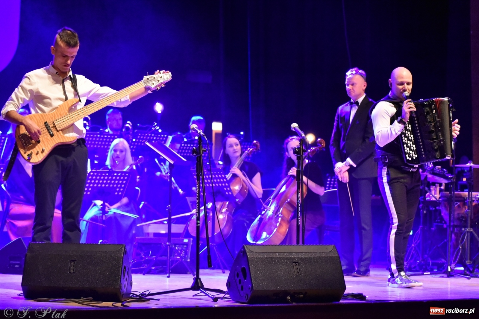 Zdjęcie w galerii na portalu naszraciborz.pl: Marcin Wyrostek TRIO & Raciborska Orkiestra Plania wiadomości z regionu