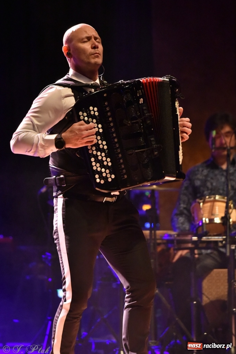 Zdjęcie w galerii na portalu naszraciborz.pl: Marcin Wyrostek TRIO & Raciborska Orkiestra Plania wiadomości z regionu