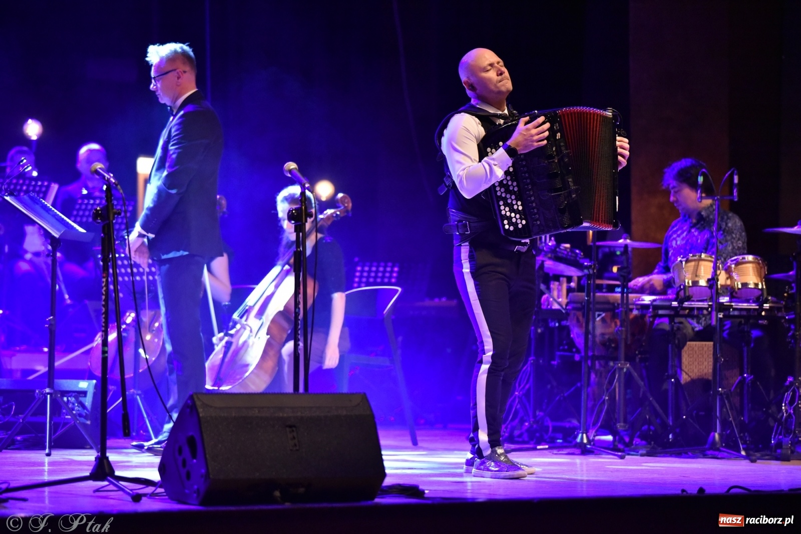 Zdjęcie w galerii na portalu naszraciborz.pl: Marcin Wyrostek TRIO & Raciborska Orkiestra Plania wiadomości z regionu