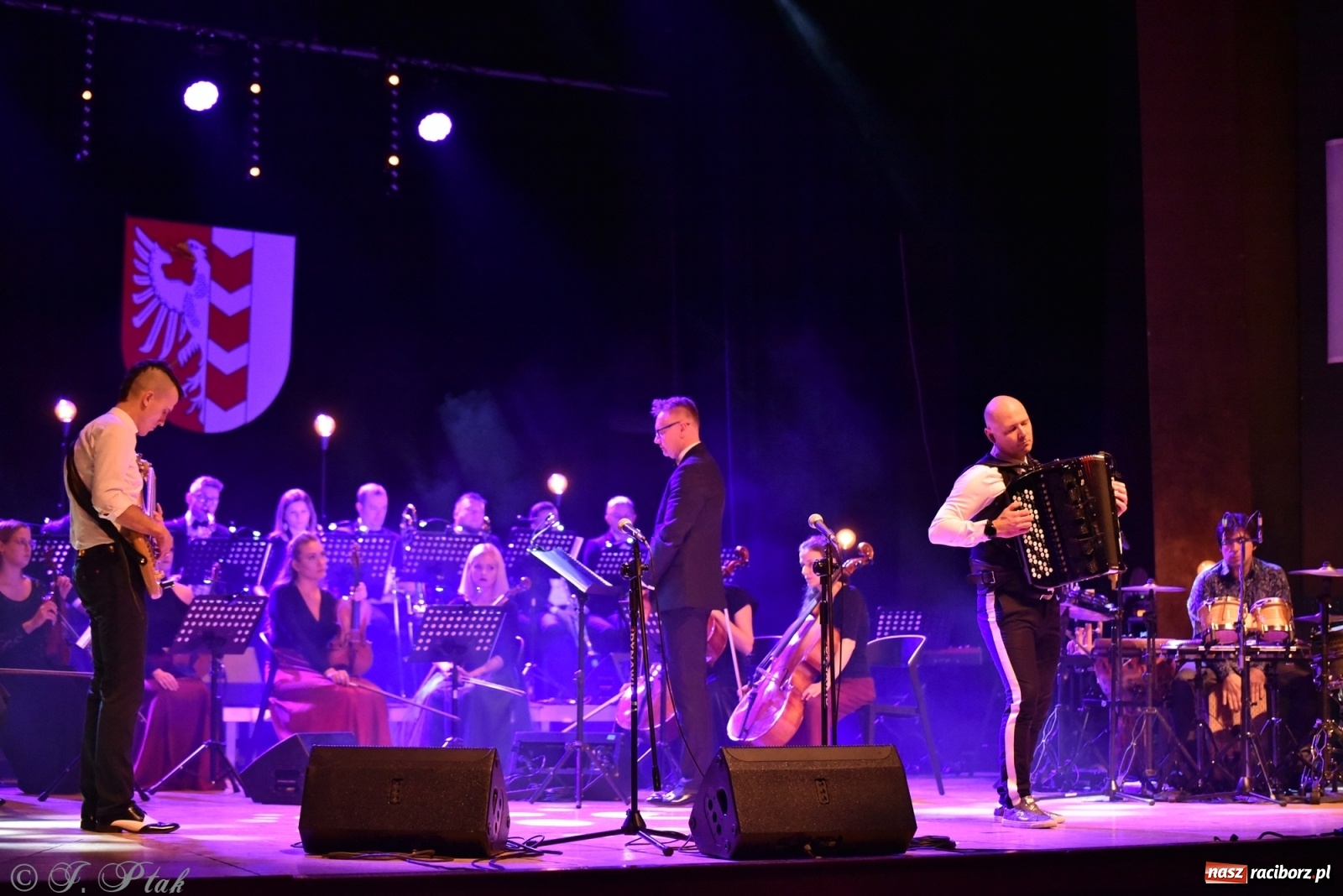 Zdjęcie w galerii na portalu naszraciborz.pl: Marcin Wyrostek TRIO & Raciborska Orkiestra Plania wiadomości z regionu