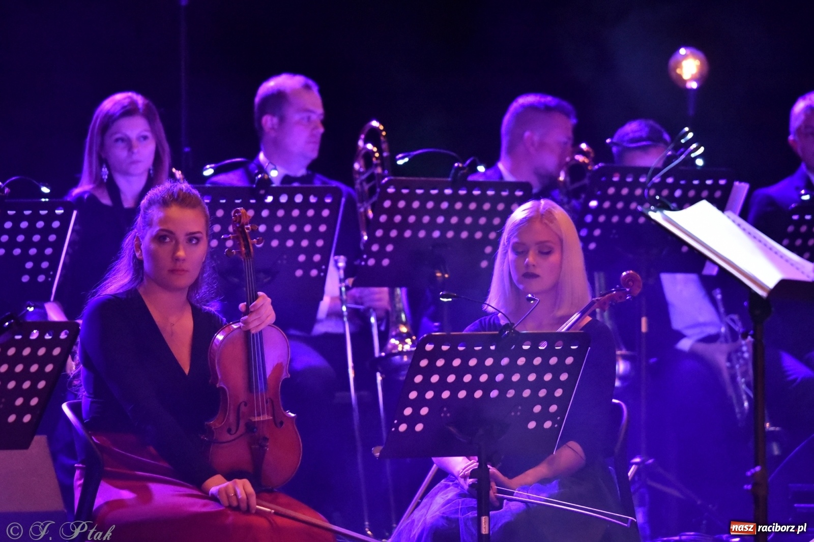 Zdjęcie w galerii na portalu naszraciborz.pl: Marcin Wyrostek TRIO & Raciborska Orkiestra Plania wiadomości z regionu