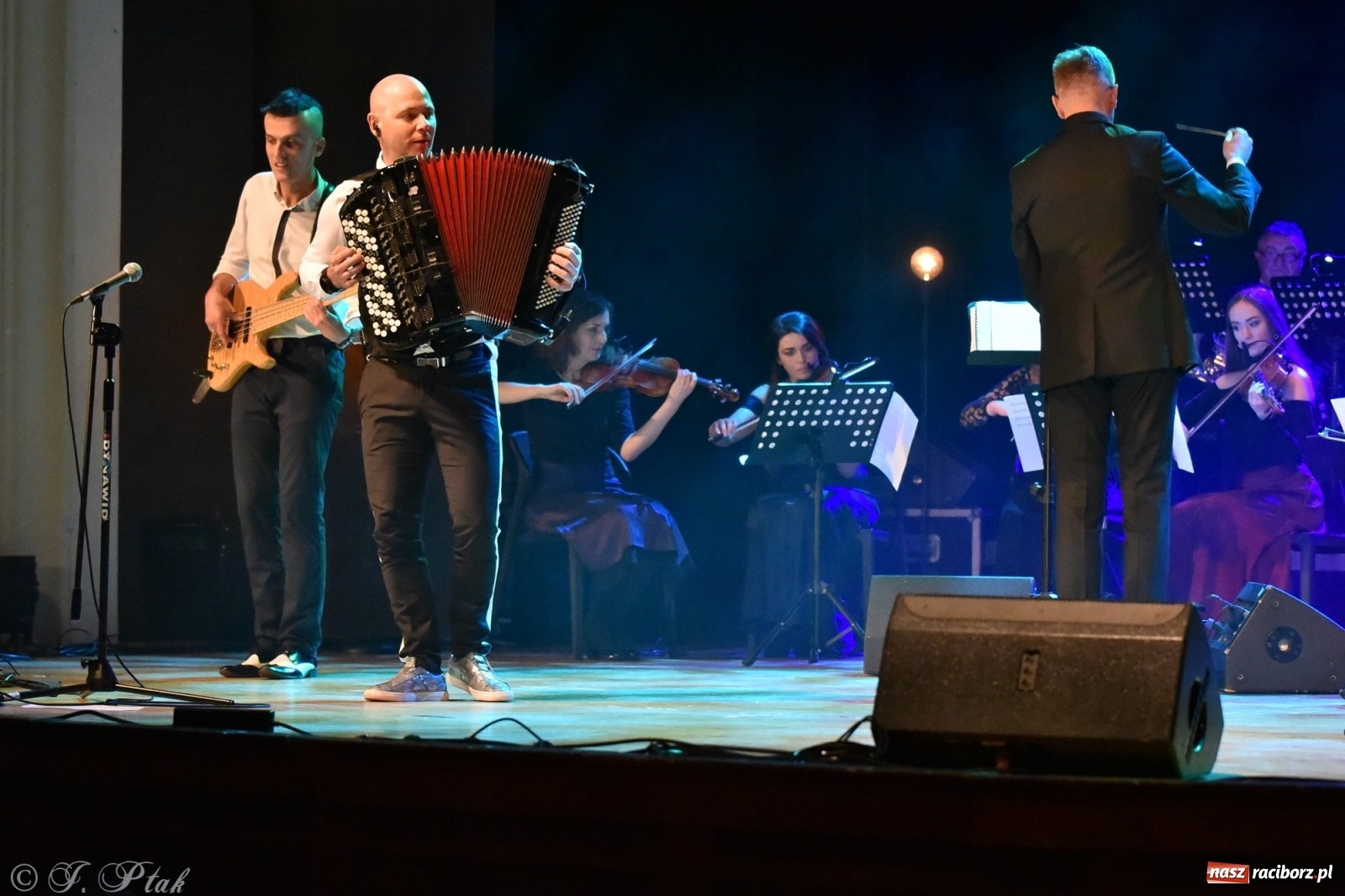 Zdjęcie w galerii na portalu naszraciborz.pl: Marcin Wyrostek TRIO & Raciborska Orkiestra Plania wiadomości z regionu