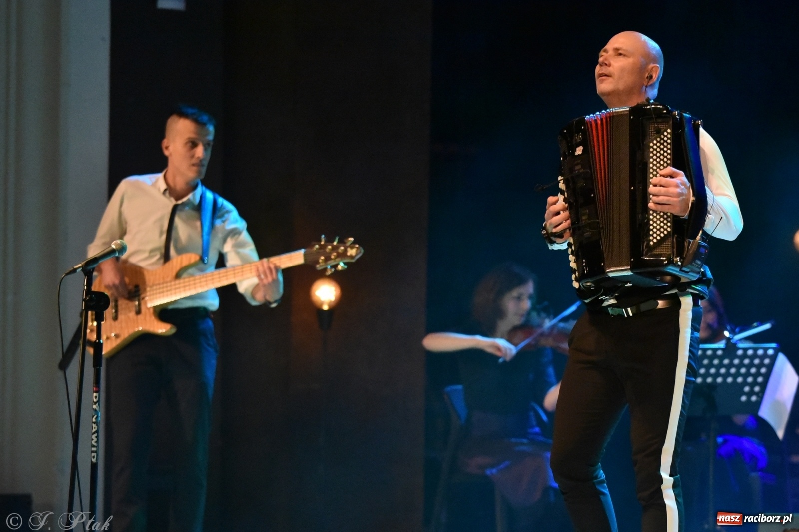 Zdjęcie w galerii na portalu naszraciborz.pl: Marcin Wyrostek TRIO & Raciborska Orkiestra Plania wiadomości z regionu