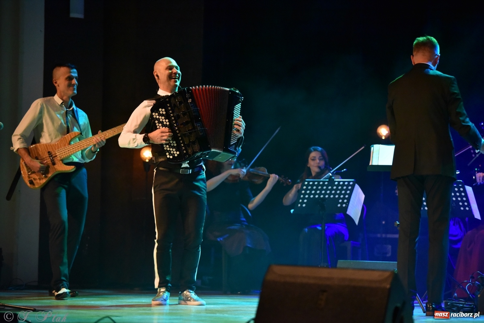 Zdjęcie w galerii na portalu naszraciborz.pl: Marcin Wyrostek TRIO & Raciborska Orkiestra Plania wiadomości z regionu