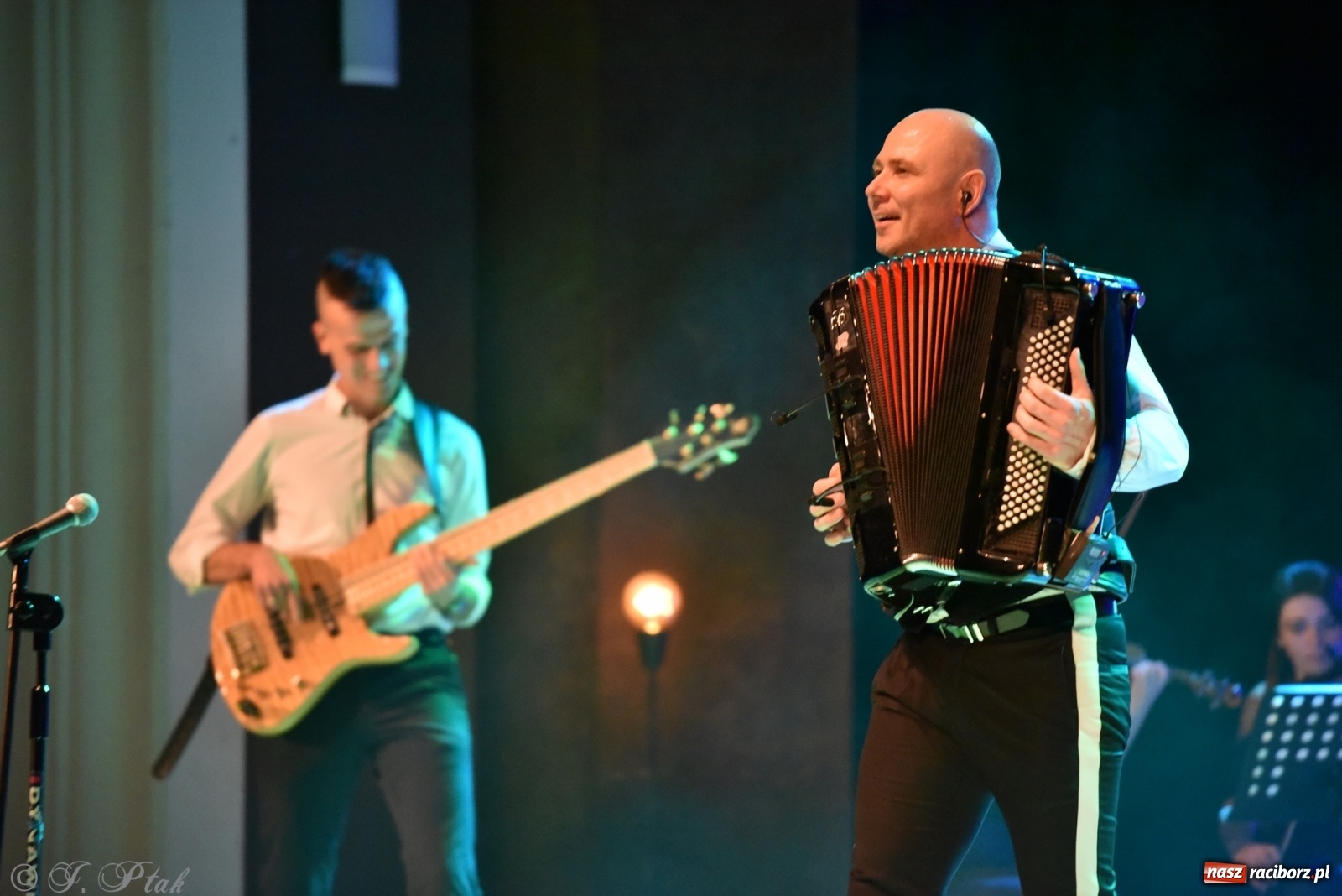 Zdjęcie w galerii na portalu naszraciborz.pl: Marcin Wyrostek TRIO & Raciborska Orkiestra Plania wiadomości z regionu