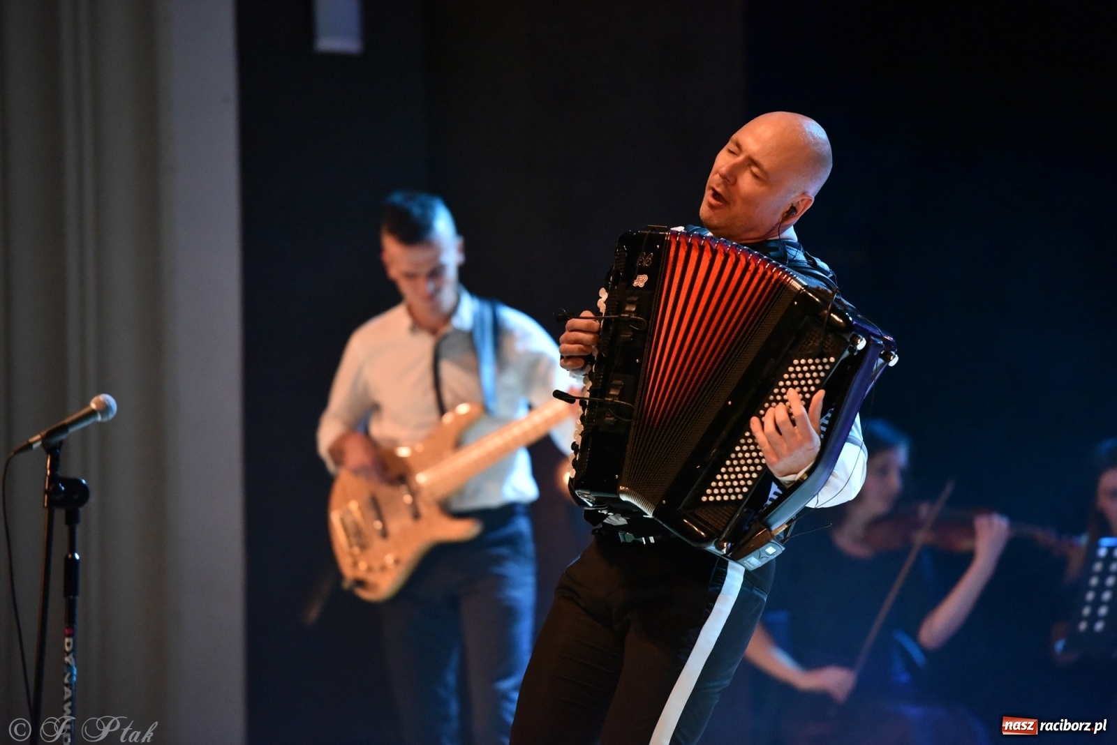 Zdjęcie w galerii na portalu naszraciborz.pl: Marcin Wyrostek TRIO & Raciborska Orkiestra Plania wiadomości z regionu