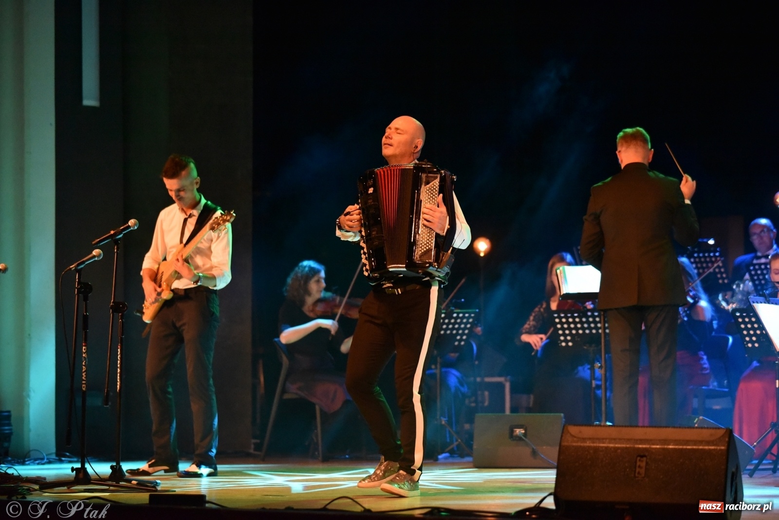 Zdjęcie w galerii na portalu naszraciborz.pl: Marcin Wyrostek TRIO & Raciborska Orkiestra Plania wiadomości z regionu