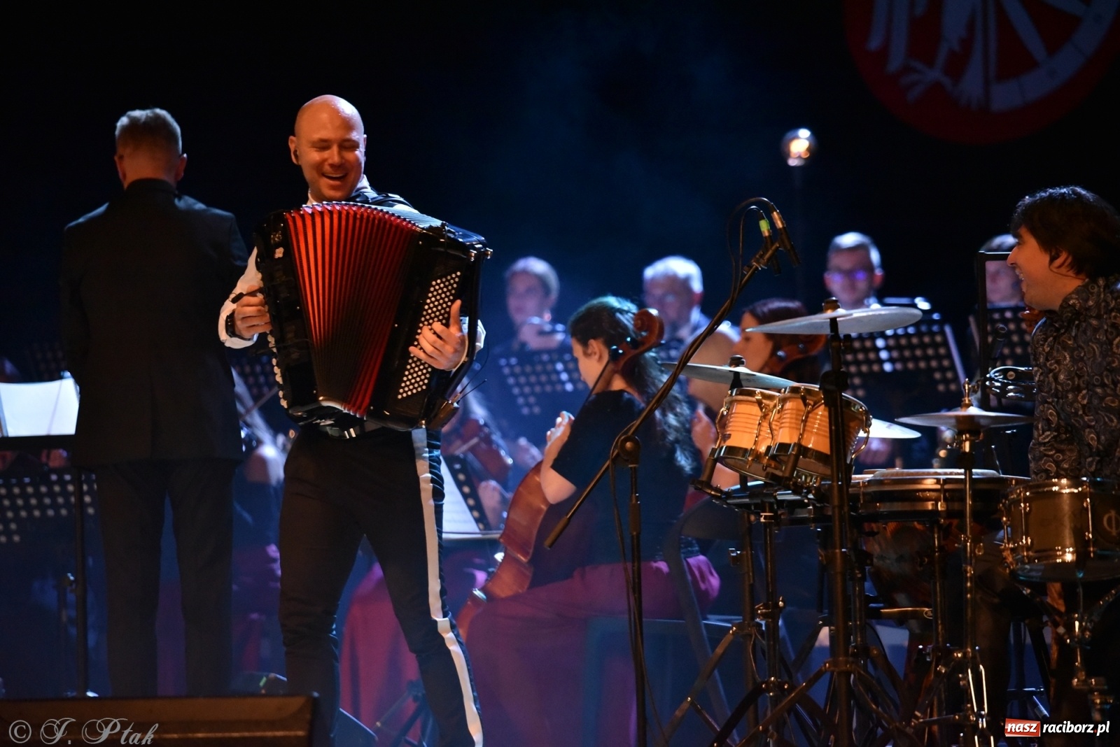 Zdjęcie w galerii na portalu naszraciborz.pl: Marcin Wyrostek TRIO & Raciborska Orkiestra Plania wiadomości z regionu