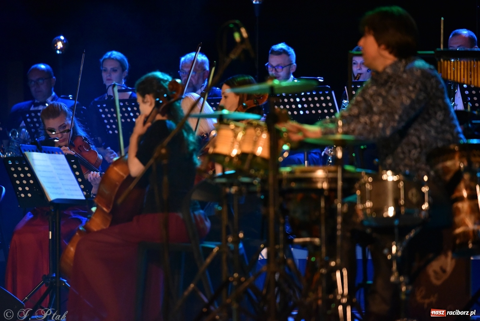 Zdjęcie w galerii na portalu naszraciborz.pl: Marcin Wyrostek TRIO & Raciborska Orkiestra Plania wiadomości z regionu