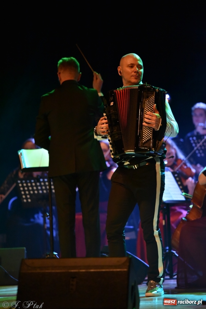 Zdjęcie w galerii na portalu naszraciborz.pl: Marcin Wyrostek TRIO & Raciborska Orkiestra Plania wiadomości z regionu