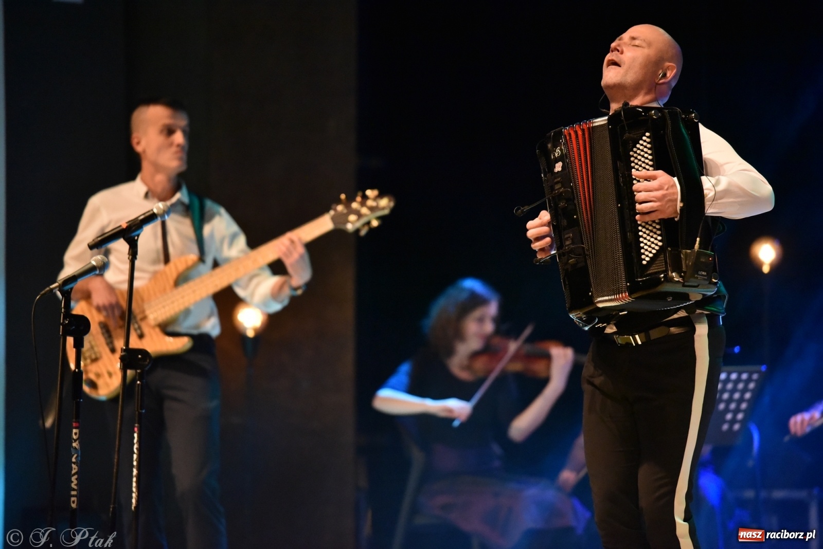 Zdjęcie w galerii na portalu naszraciborz.pl: Marcin Wyrostek TRIO & Raciborska Orkiestra Plania wiadomości z regionu