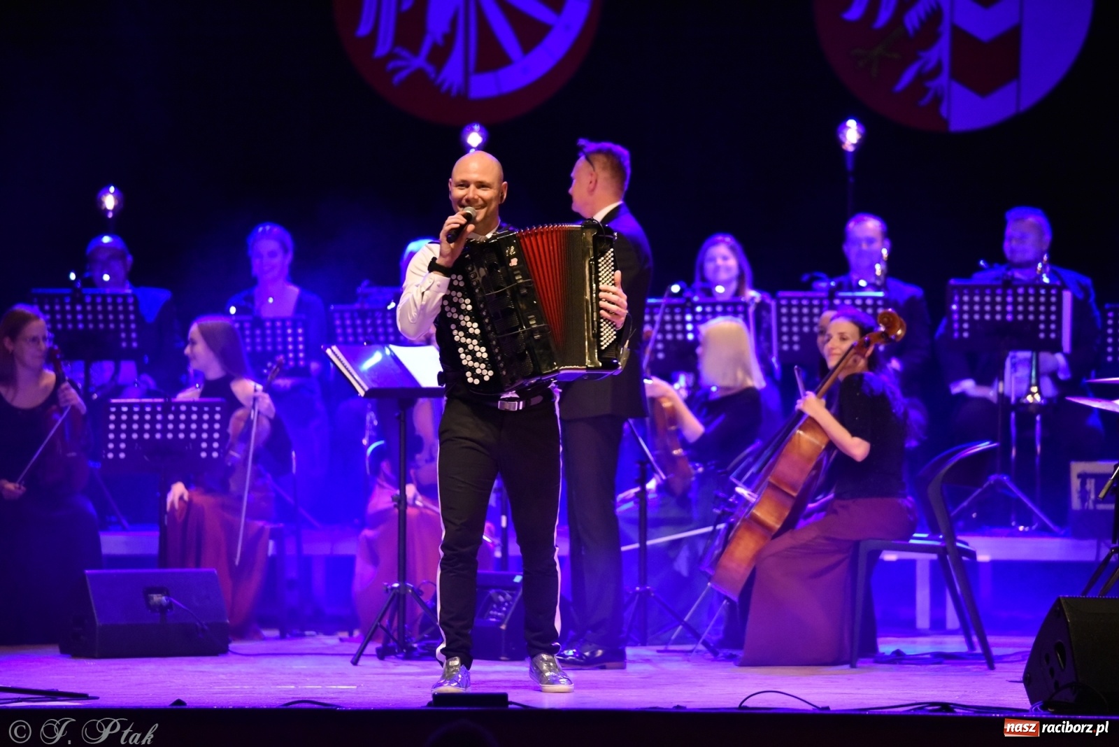 Zdjęcie w galerii na portalu naszraciborz.pl: Marcin Wyrostek TRIO & Raciborska Orkiestra Plania wiadomości z regionu