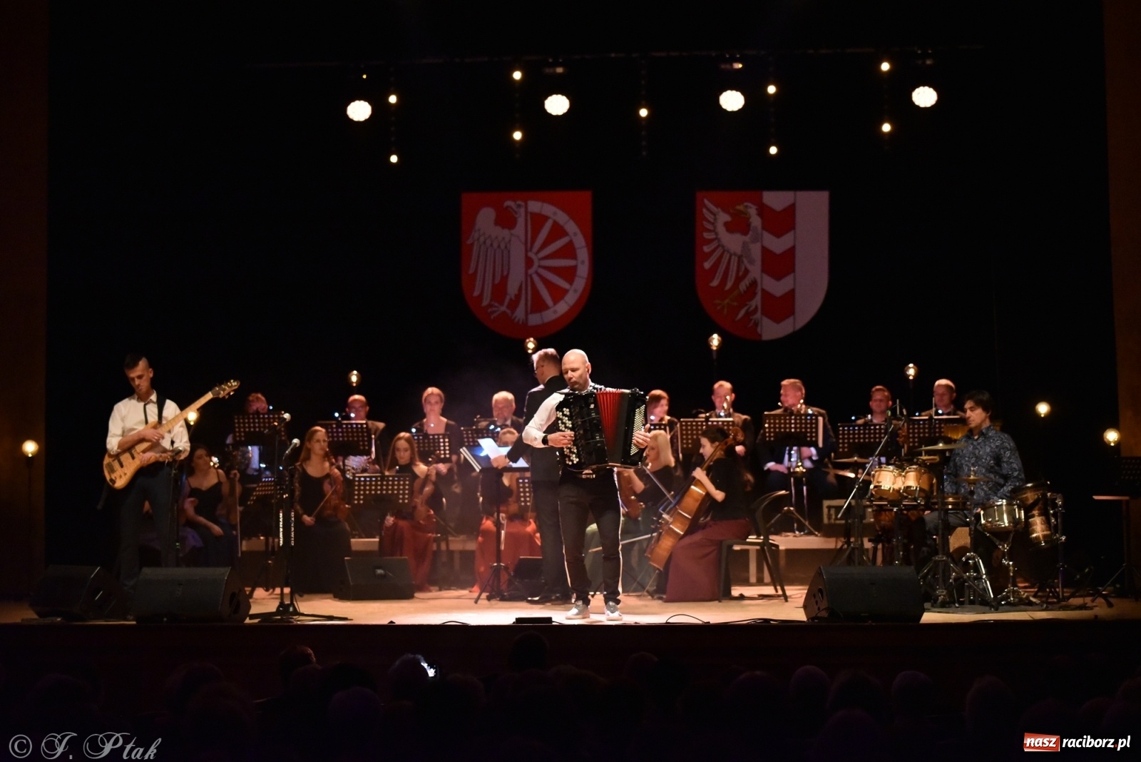 Zdjęcie w galerii na portalu naszraciborz.pl: Marcin Wyrostek TRIO & Raciborska Orkiestra Plania wiadomości z regionu