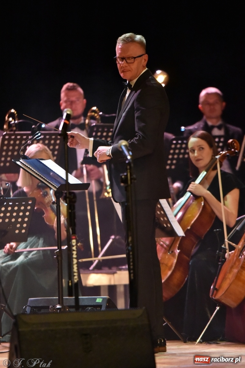 Zdjęcie w galerii na portalu naszraciborz.pl: Marcin Wyrostek TRIO & Raciborska Orkiestra Plania wiadomości z regionu