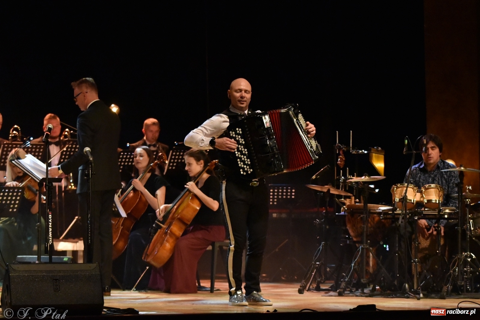 Zdjęcie w galerii na portalu naszraciborz.pl: Marcin Wyrostek TRIO & Raciborska Orkiestra Plania wiadomości z regionu