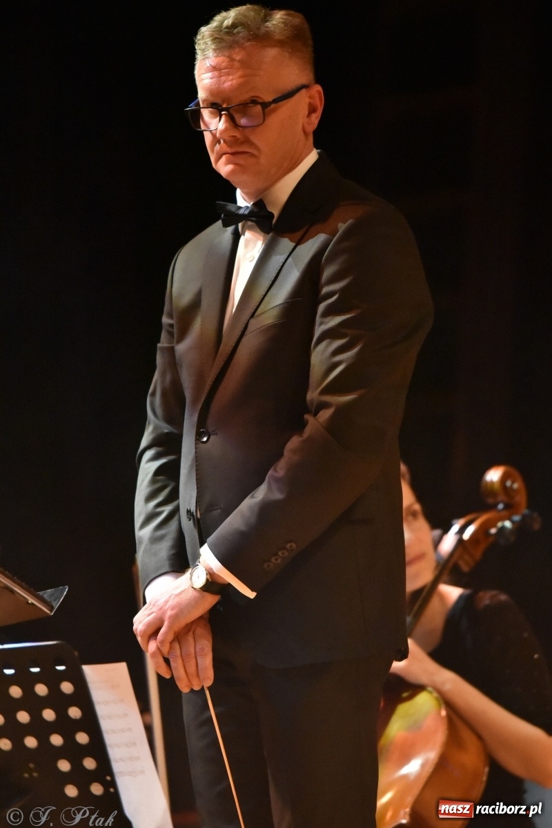 Zdjęcie w galerii na portalu naszraciborz.pl: Marcin Wyrostek TRIO & Raciborska Orkiestra Plania wiadomości z regionu