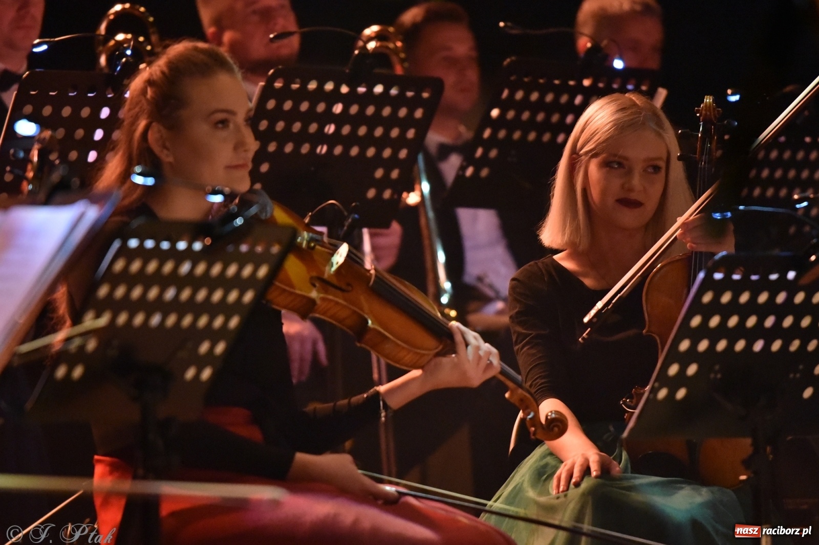 Zdjęcie w galerii na portalu naszraciborz.pl: Marcin Wyrostek TRIO & Raciborska Orkiestra Plania wiadomości z regionu