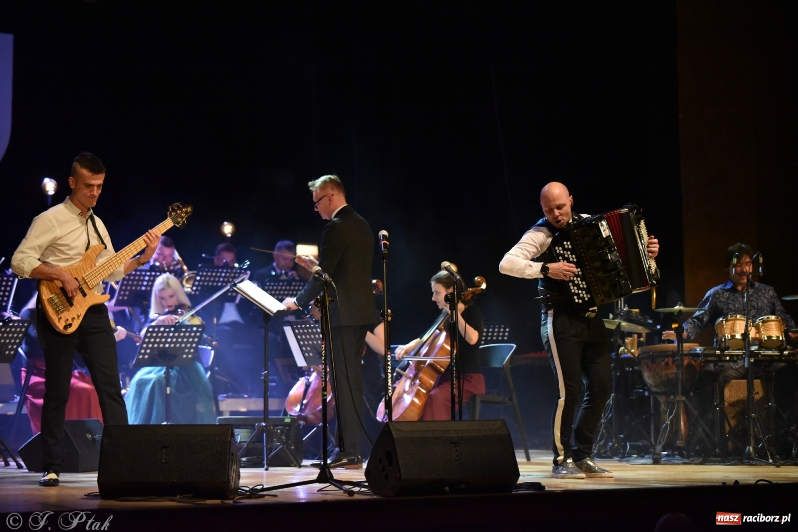 Zdjęcie w galerii na portalu naszraciborz.pl: Marcin Wyrostek TRIO & Raciborska Orkiestra Plania wiadomości z regionu