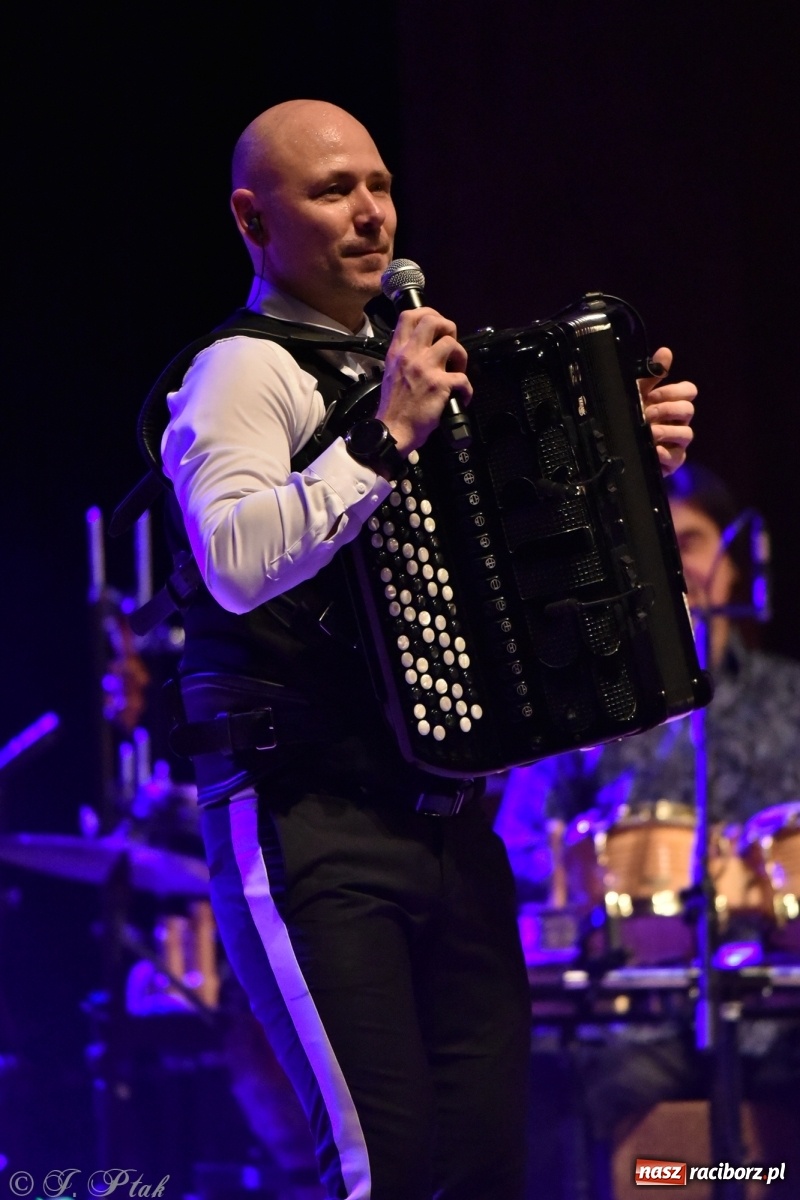 Zdjęcie w galerii na portalu naszraciborz.pl: Marcin Wyrostek TRIO & Raciborska Orkiestra Plania wiadomości z regionu