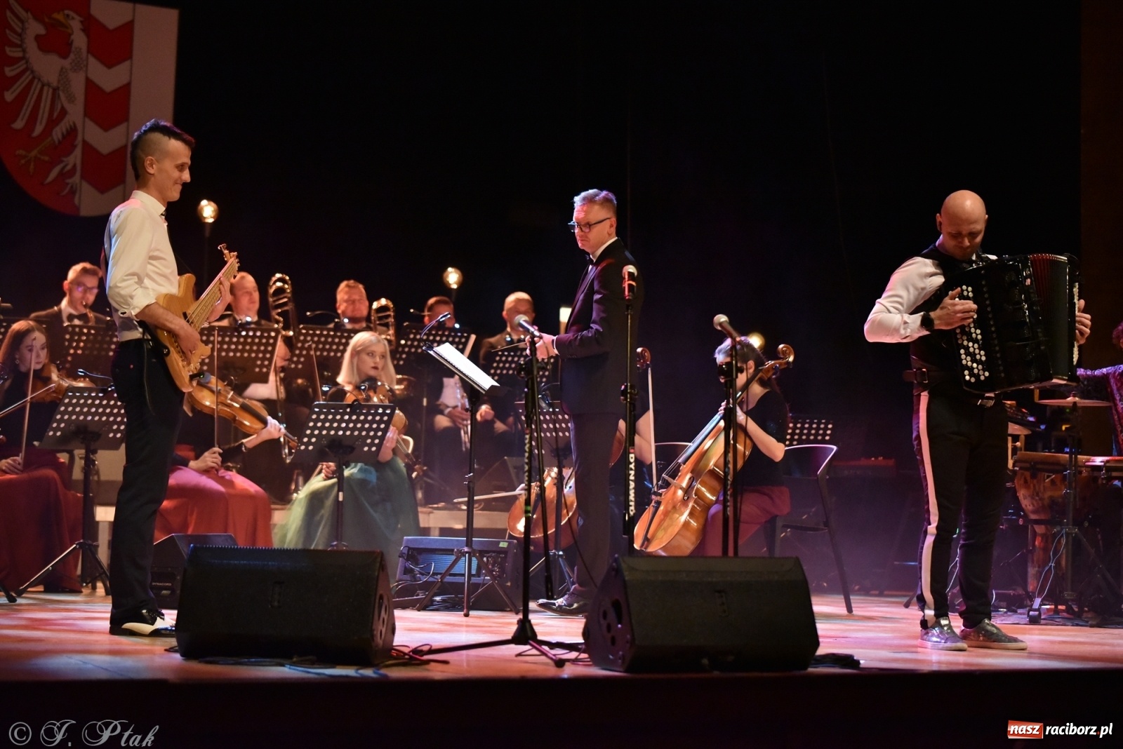 Zdjęcie w galerii na portalu naszraciborz.pl: Marcin Wyrostek TRIO & Raciborska Orkiestra Plania wiadomości z regionu
