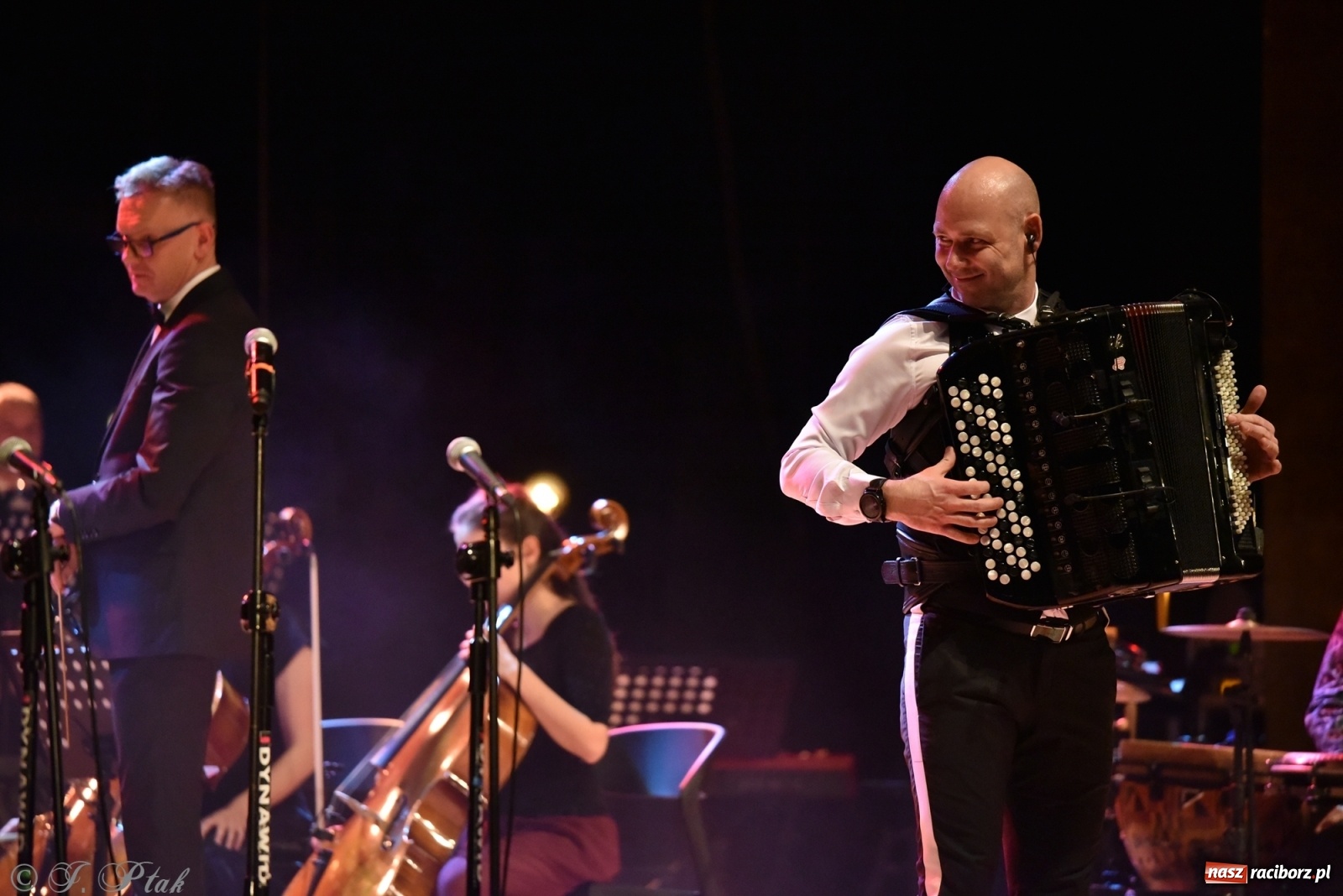 Zdjęcie w galerii na portalu naszraciborz.pl: Marcin Wyrostek TRIO & Raciborska Orkiestra Plania wiadomości z regionu