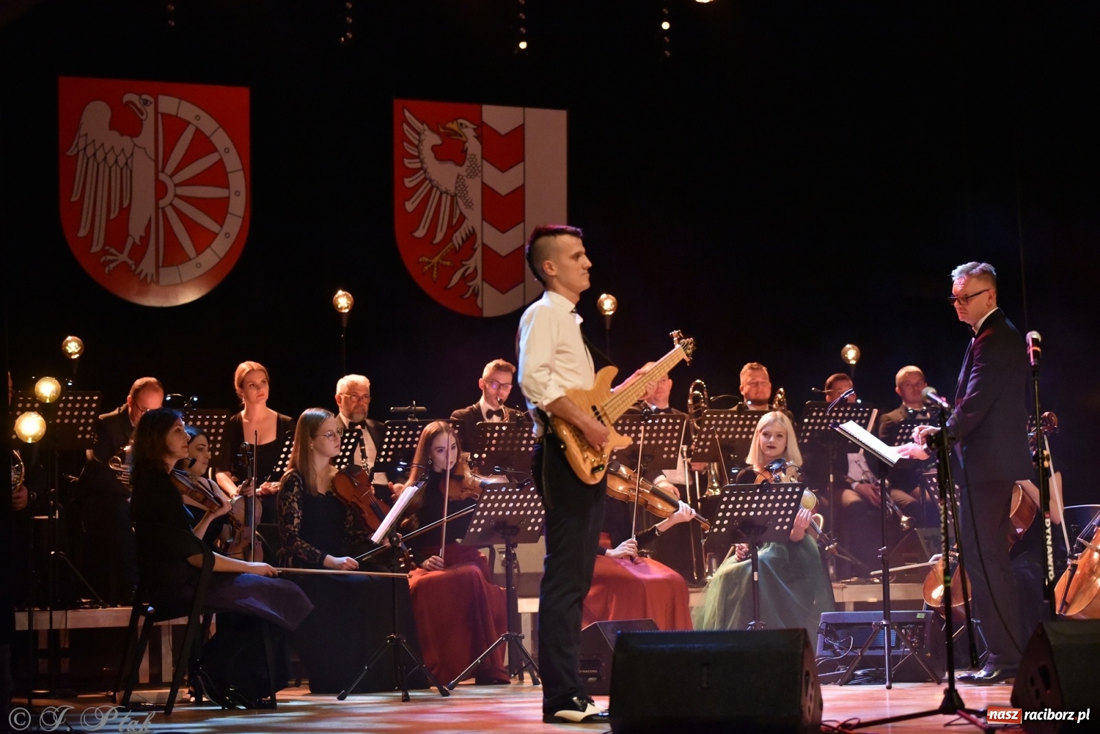 Zdjęcie w galerii na portalu naszraciborz.pl: Marcin Wyrostek TRIO & Raciborska Orkiestra Plania wiadomości z regionu