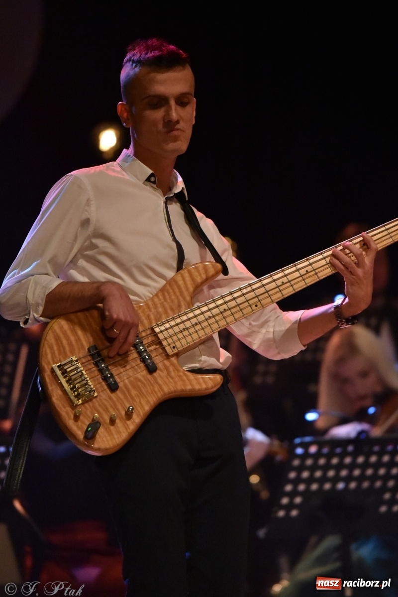 Zdjęcie w galerii na portalu naszraciborz.pl: Marcin Wyrostek TRIO & Raciborska Orkiestra Plania wiadomości z regionu