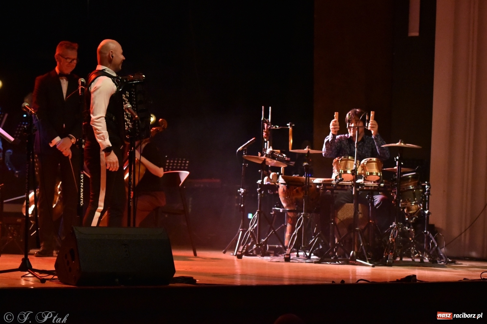 Zdjęcie w galerii na portalu naszraciborz.pl: Marcin Wyrostek TRIO & Raciborska Orkiestra Plania wiadomości z regionu